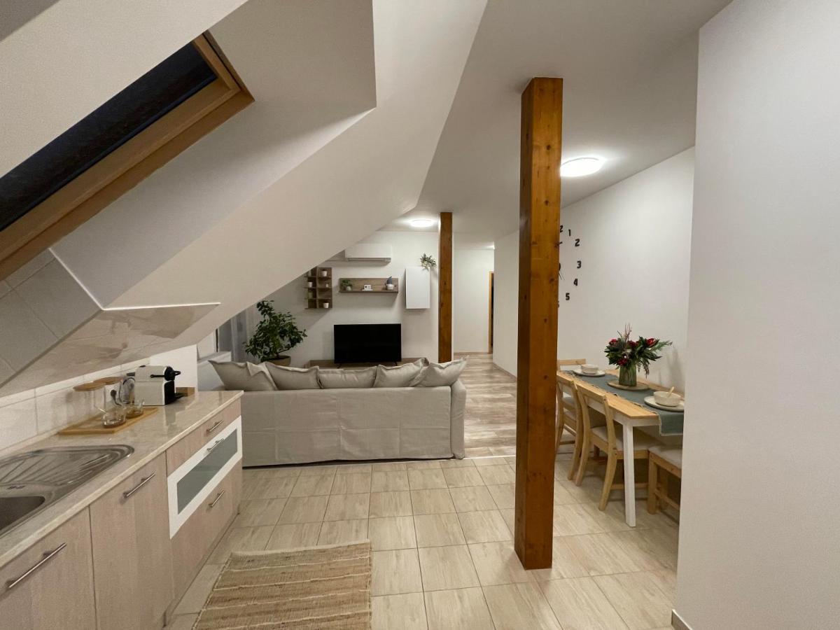 Taverna Apartman Монор Екстериор снимка